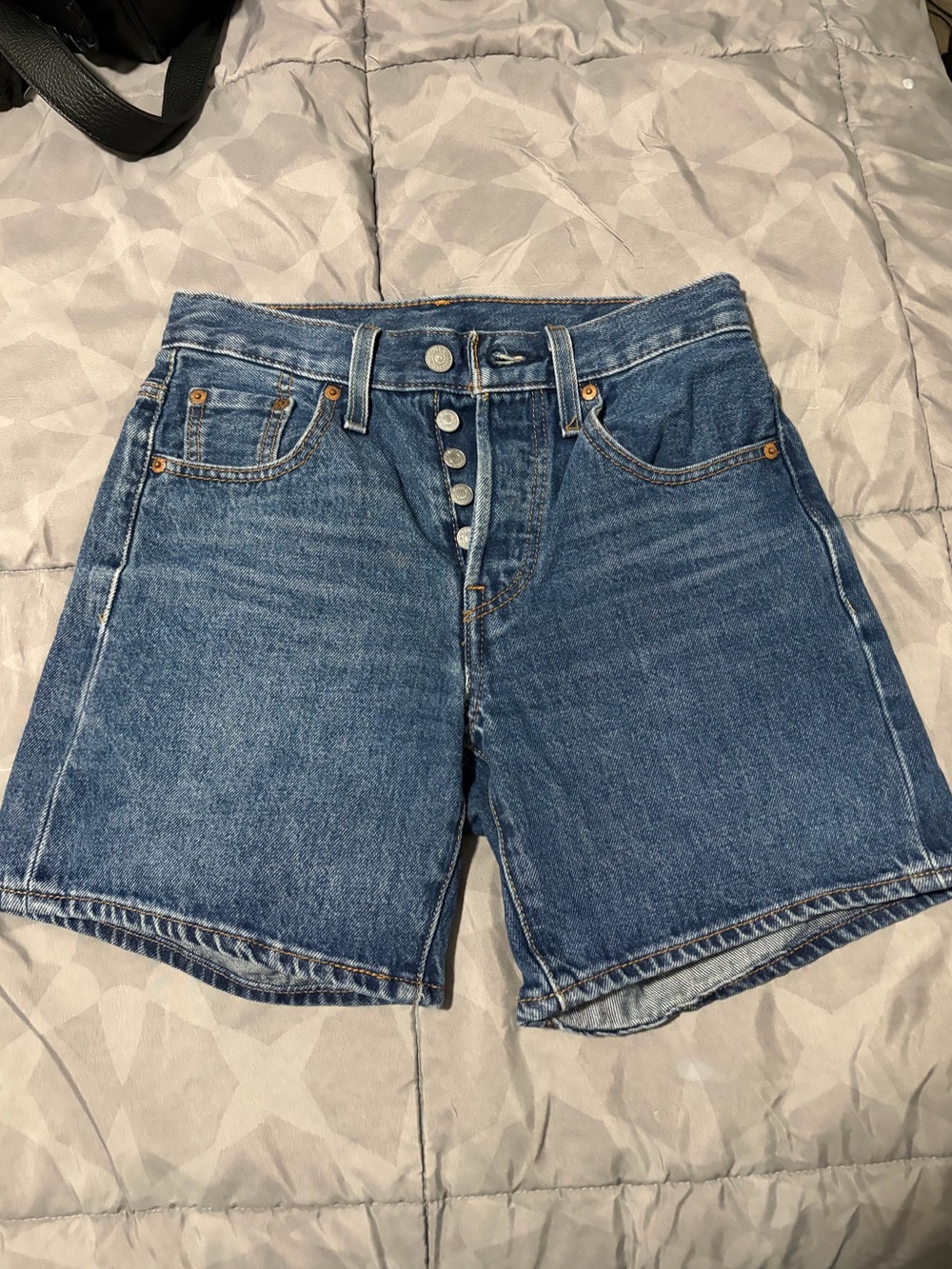 Levi’s 501 Mid Thigh Shorts